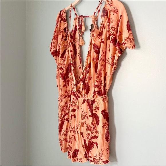NWT- Top Shop Floral Romper. Size Large - Picture 2 of 6